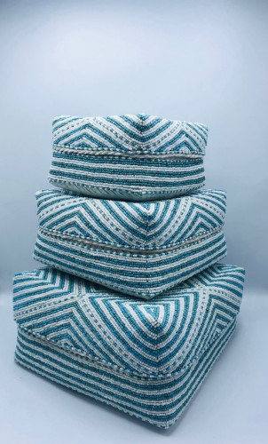 صناديق من الخوص الطبيعي مزينة بالخرز مكونه من 3 صناديق بداخل بعضها بغطاء لكل صندوق (25سم،20سم،16سم)