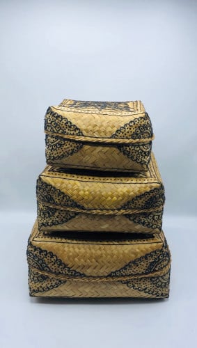 طقم مكون من 3 صناديق مزخرف عليها بالرسم اليدوي (25سم ، 20سم ، 15سم)