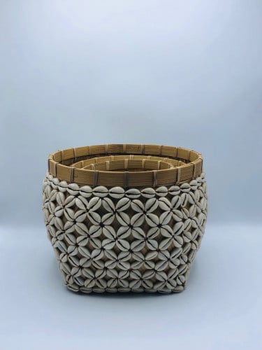 3 أحواض زراعية من الخوص مزينة كاملة بالقواقع