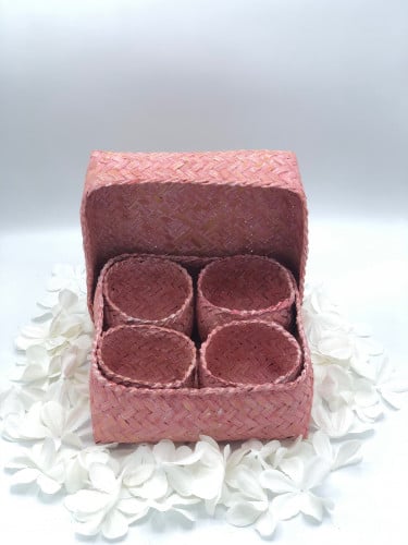 صندوق من الخوص لون وردي (15سم)