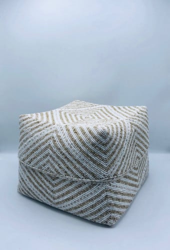 صناديق من الخوص الطبيعي مزينة بالخرز مكونه من 5 صناديق بداخل بعضها بغطاء لكل صندوق (25سم،20سم،16سم،13سم،10سم)