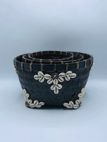 3 أحواض زراعية من الخوص مزينة  بالقواقع ( اللون زيتي )