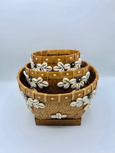 3 أحواض زراعية مزينة بالصدف (25سم، 20سم، 15سم)