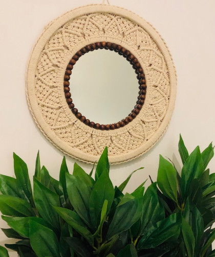 تعليقة جدارية مع مرايا مزينة بزينة باللون البني ( 40سم )