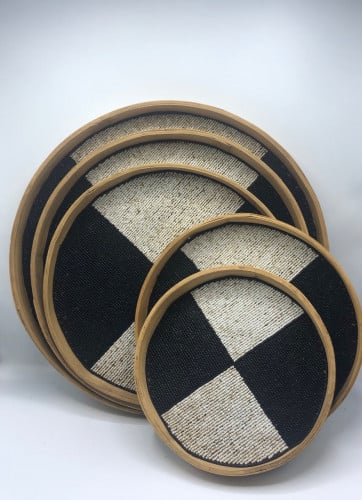 طقم مكون من 5 ألواح من الخوص الطبيعي مزين بالخرز (45سم،40سم،35سم،30سم،25سم)