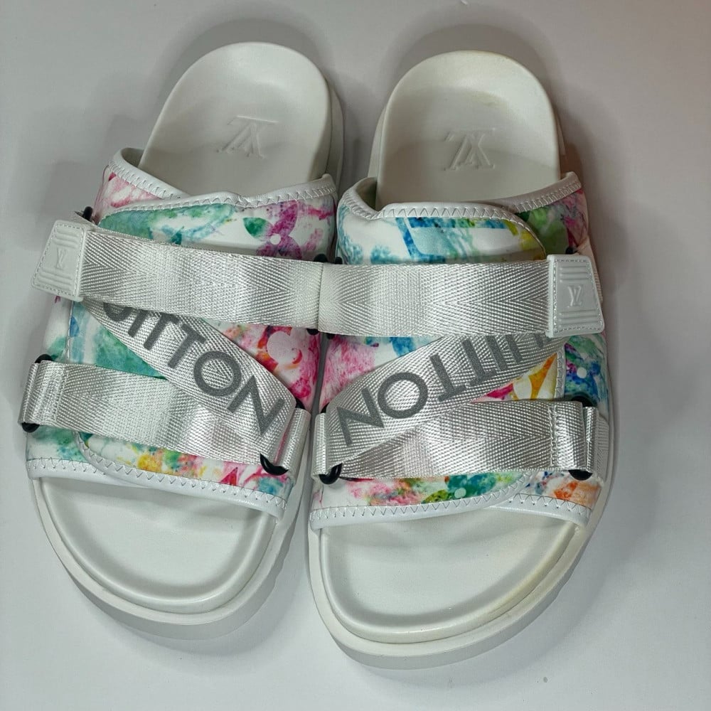 Louis vuitton holographic discount slides