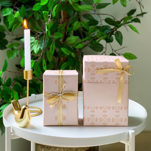 ورق تغليف للورد والهدايا - 12  قطعة