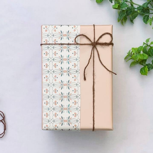 ورق تغليف للورد والهدايا - 12 قطعة