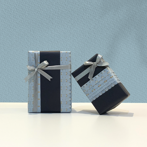 ورق تغليف للورد والهدايا - 12 قطعة