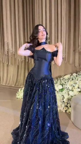 فستان سهره كحلي بتطريز فاخر ورافي
