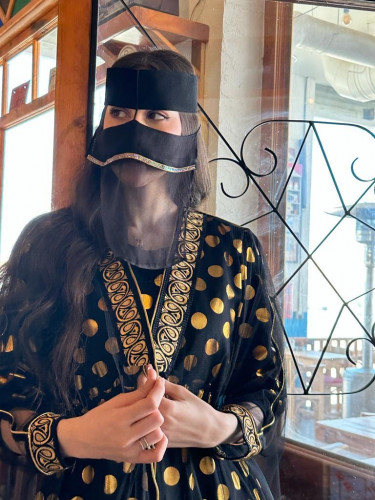 بشت
