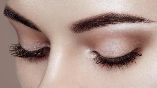 جلسة تشقير الحواجب بالليزر للنساء مع الرتوش مجانا