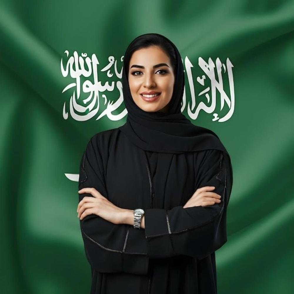 نصائح من موقعنا لعشّاق الأناقة السعودية: 12 قاعدة ذكية لتنسيق قطع اليوم الوطني (تيشيرتات، شالات، وإكسسوارات) مع العباية بميزانية معقولة