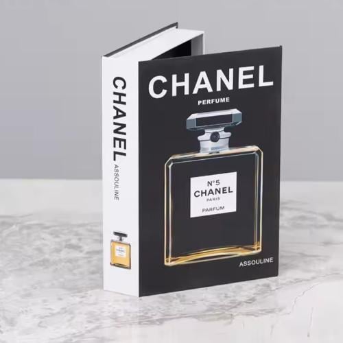 كتاب ديكوري قابل للفتح – مستوحى من زجاجات عطر شاني...