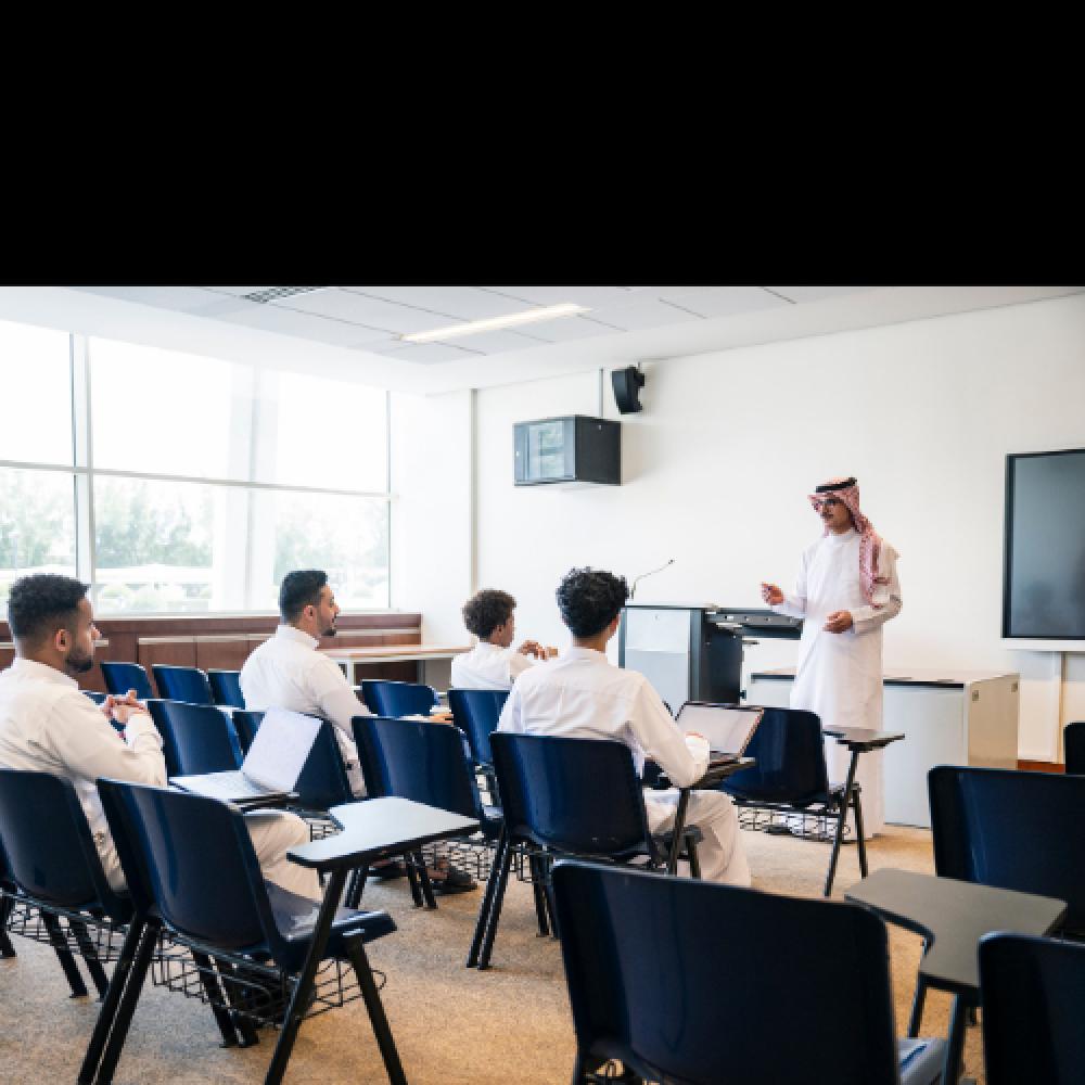 أهمية التدريب للموظفين والأفراد: استثمر في ذاتك وتطور مع دورات اللغات والتدريب المهني