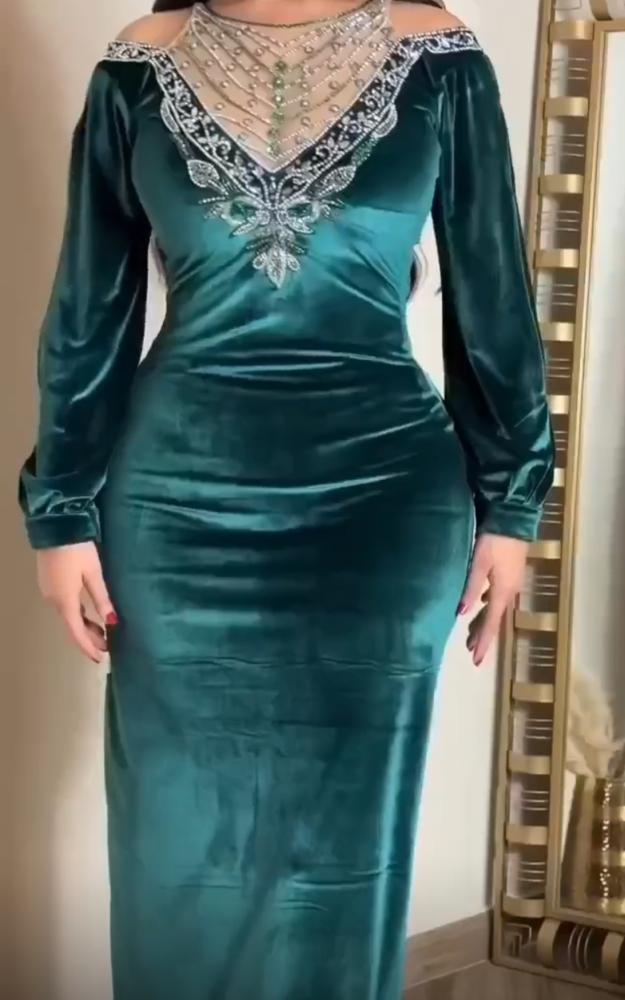 جديدنا   نوع القماش : قطيفه   المقاسات بالرقم 234567  المقاسات بالحرف  M L   XL XXL XXXL XXXXL