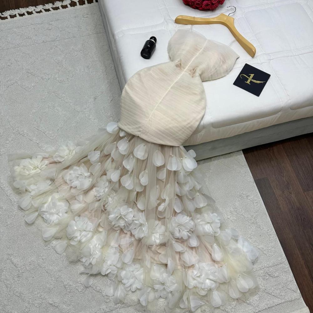 فستان سهره فخم  نوع القماش : تول مع ورود ليزر كبس     المقاسات بالرقم 1 2 3 4 5 6  المقاسات بالحرف  S M L XL XXL XXXL