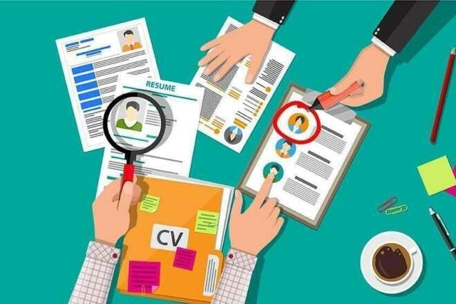 كيفية ترتيب الخبرات العملية لتسليط الضوء على انجازاتك؟