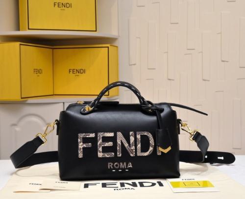 شنطة فندي FENDI