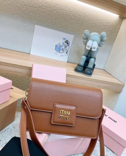 شنطة ميو ميو miu miu