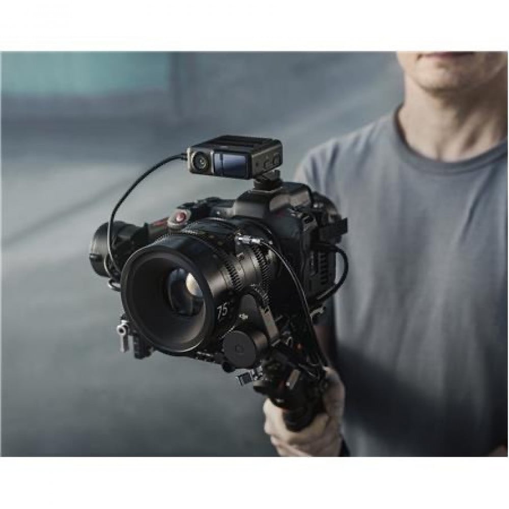 DJI RS 3 Pro Gimbal Stabilizer - Oxygen and Helium
