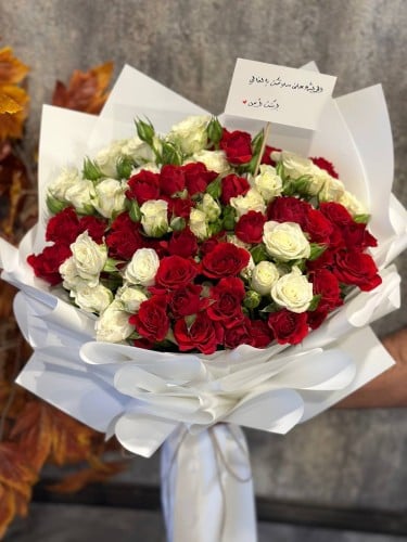 باقة بيبي روز بتغليف ابيض