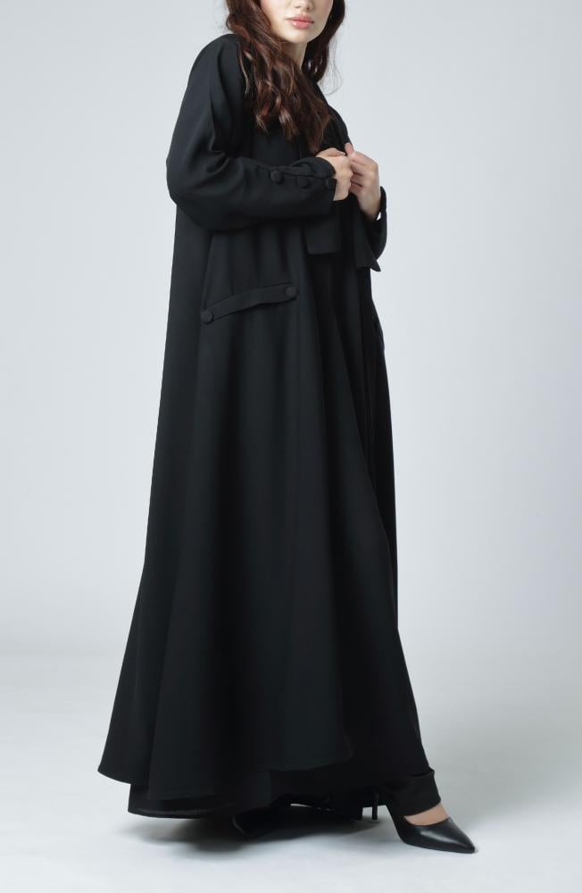 كيفية لبس العباية والأنماط المختلفة لقصات العبايات