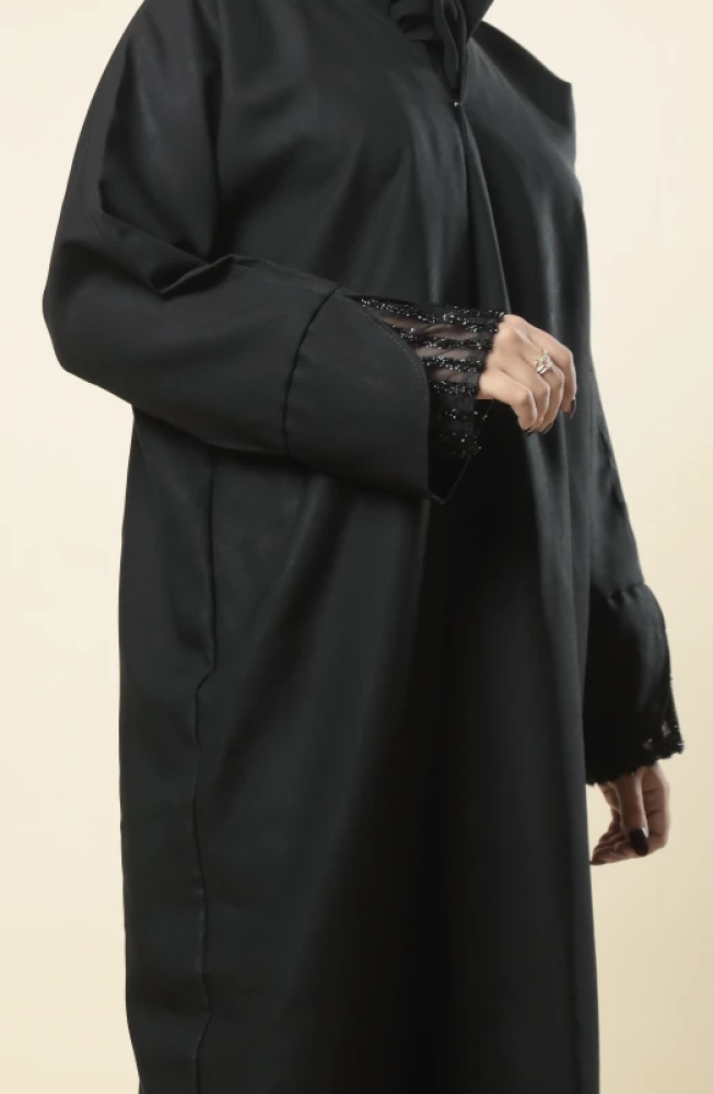 عباية سوداء سادة بكم أنيق