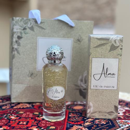 Cuatro perfume
