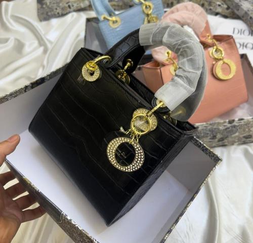 DIOR