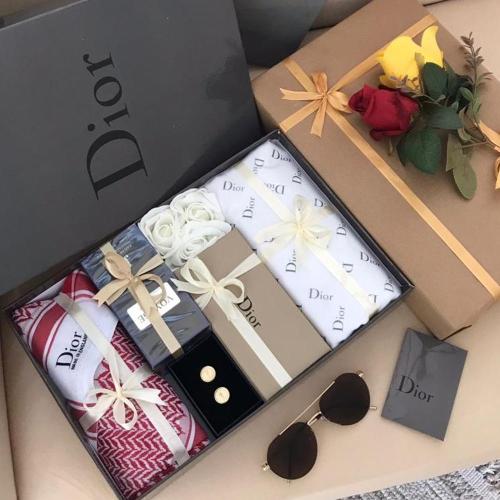 طقم هدايا رجاليه ماركة ديور