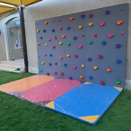 الجداريات والعاب التسلق