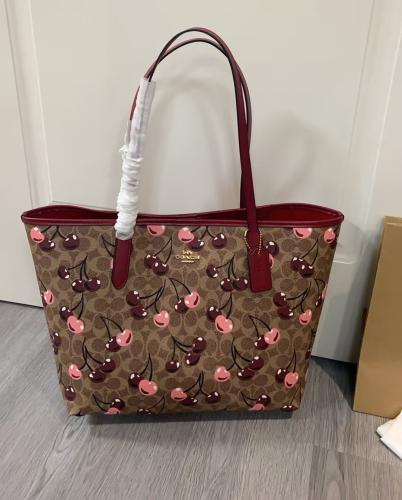 coach ( كوتش تشيري عنابي بني )