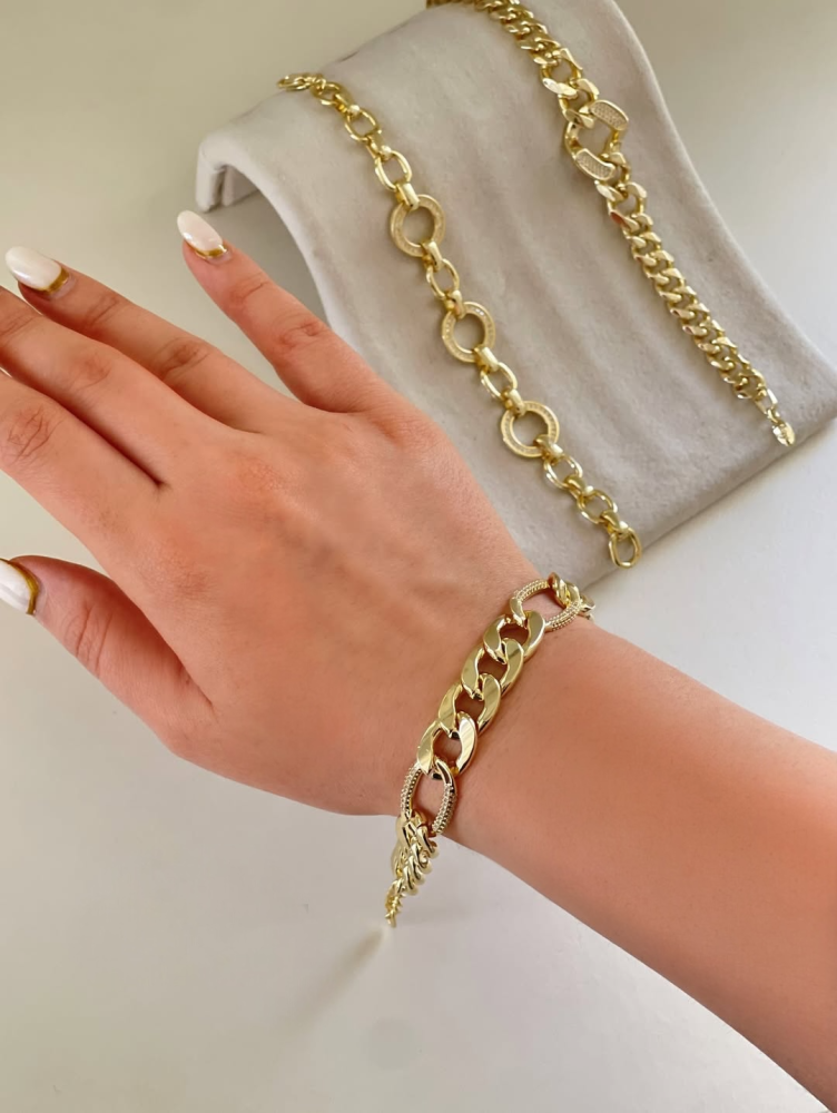 سوار عريض مطلي ذهب عيار ١٤ بتصميم كلاسيكي أنيق                   MB-302