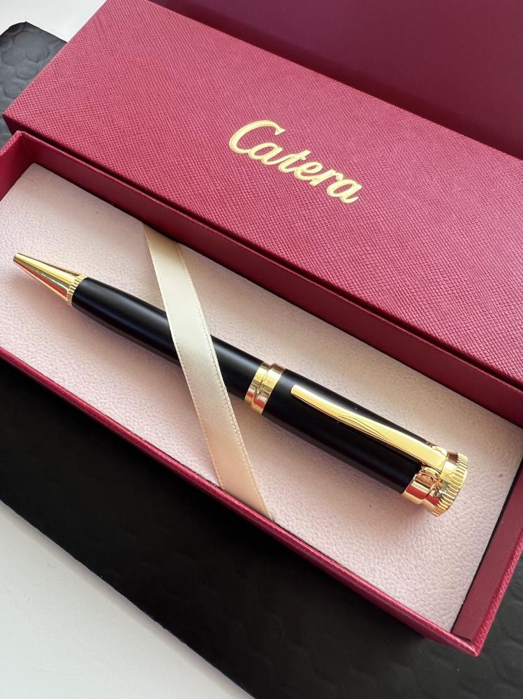 قلم أنيق يروي قصة الوقت