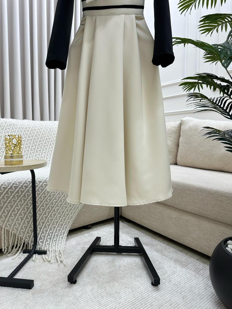 فستان كلاسيكي أنيق