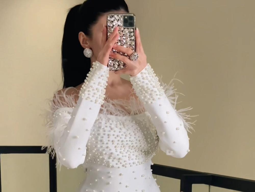 فستان سهرة فخم ب لؤلؤ