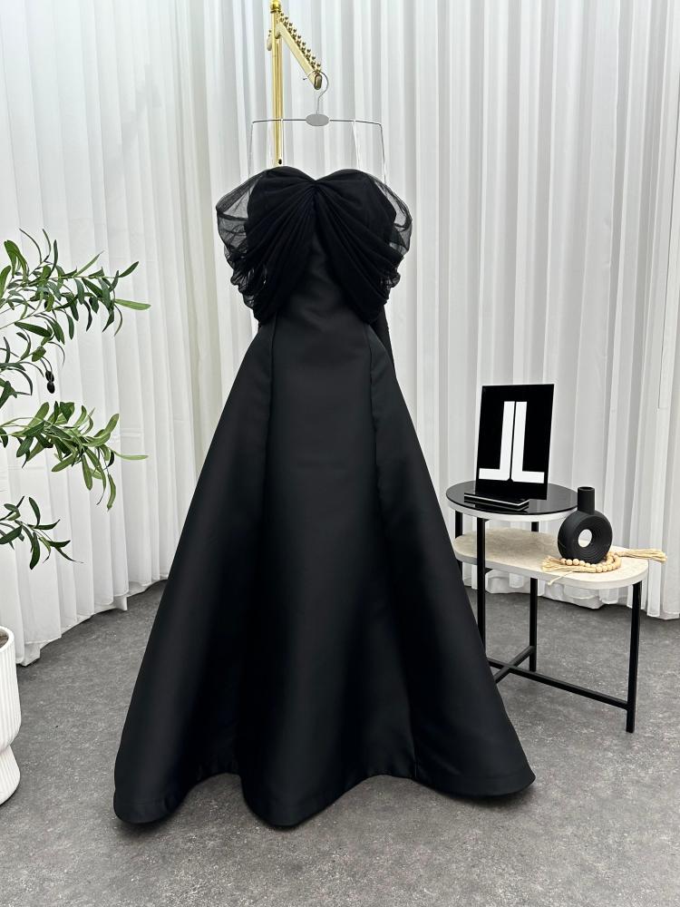 فستان سهرة أسود أنيق