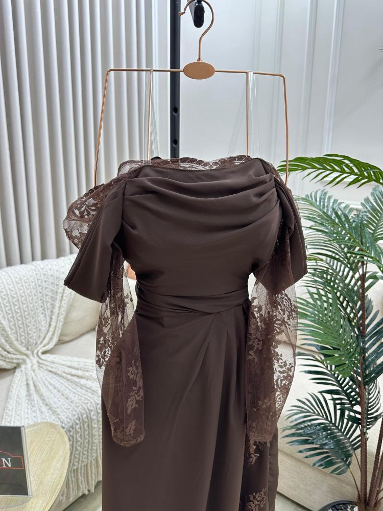 فستان سهرة اوف شولدر بني