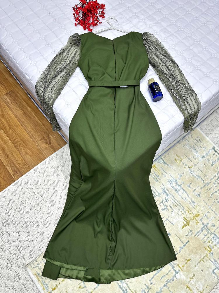 فستان سهره لون اسود والون زيتي راقي مطرز