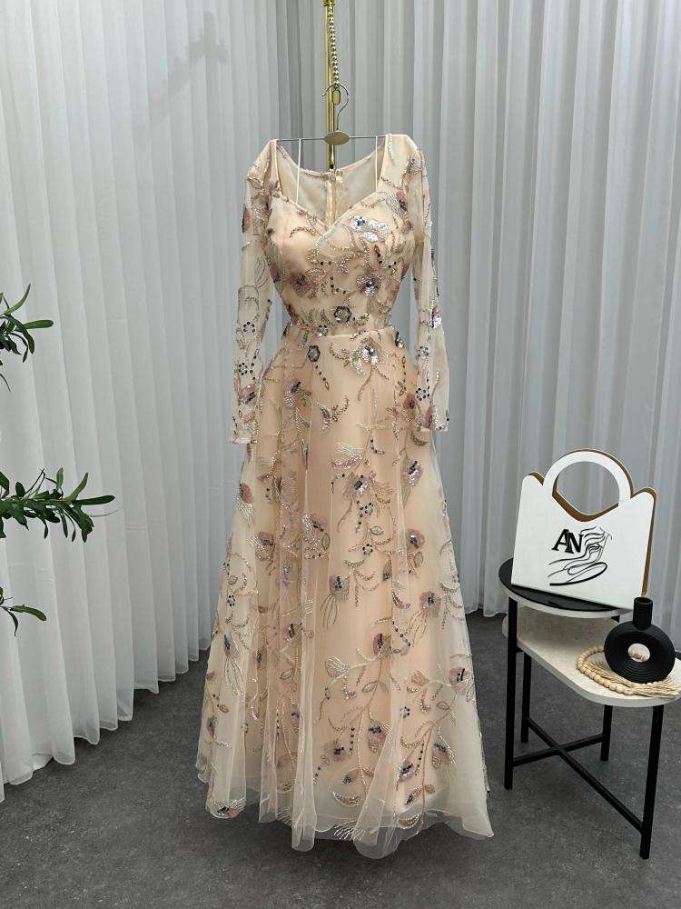 فستان سهرة من متجر لؤلؤتي