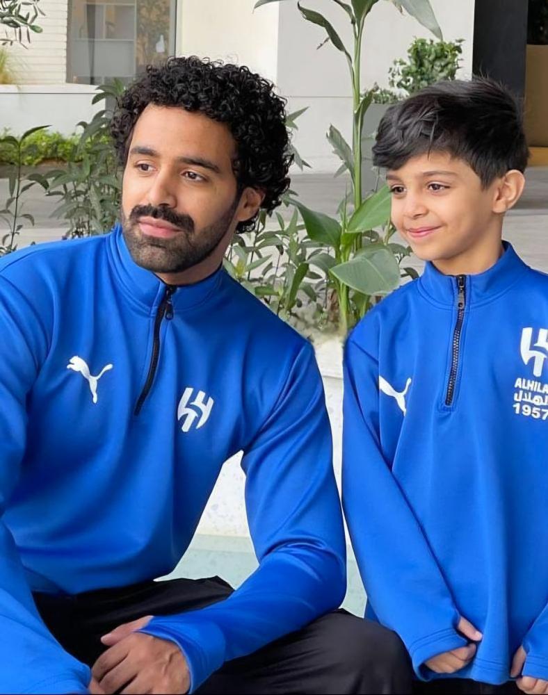 سويتر الهلال بفتحه اصباع جديد