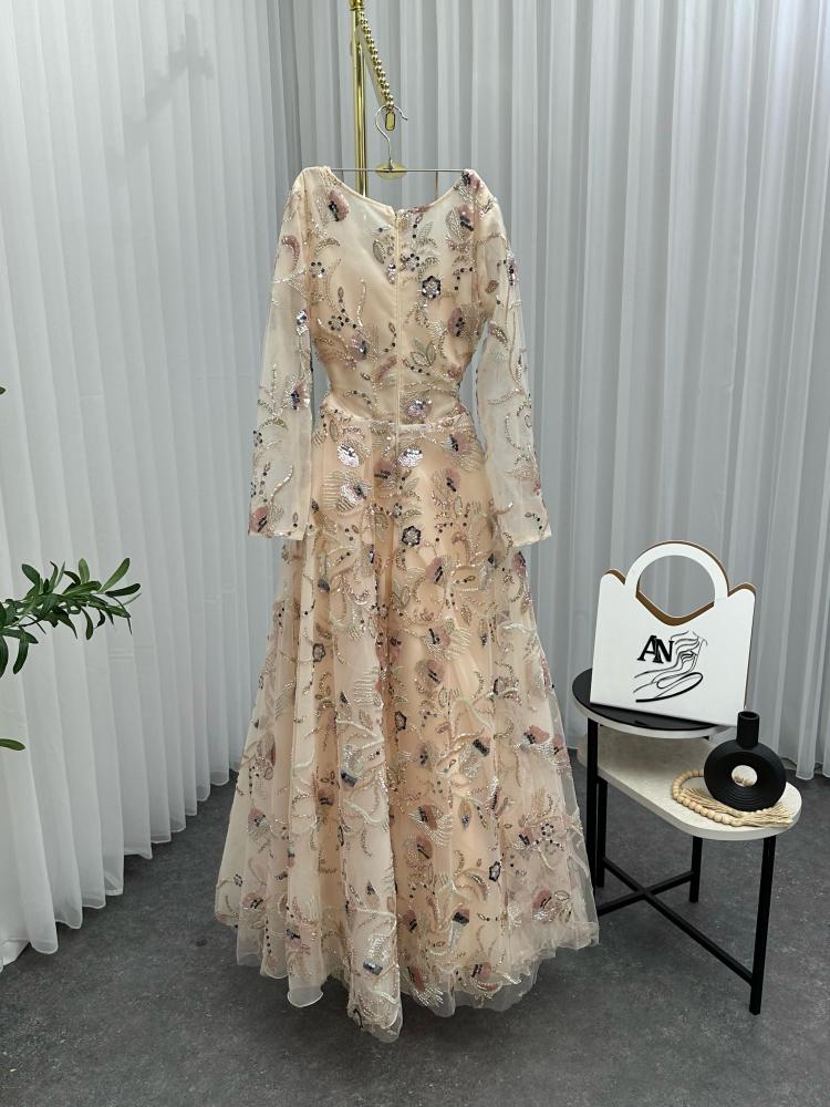 فستان سهرة من متجر لؤلؤتي