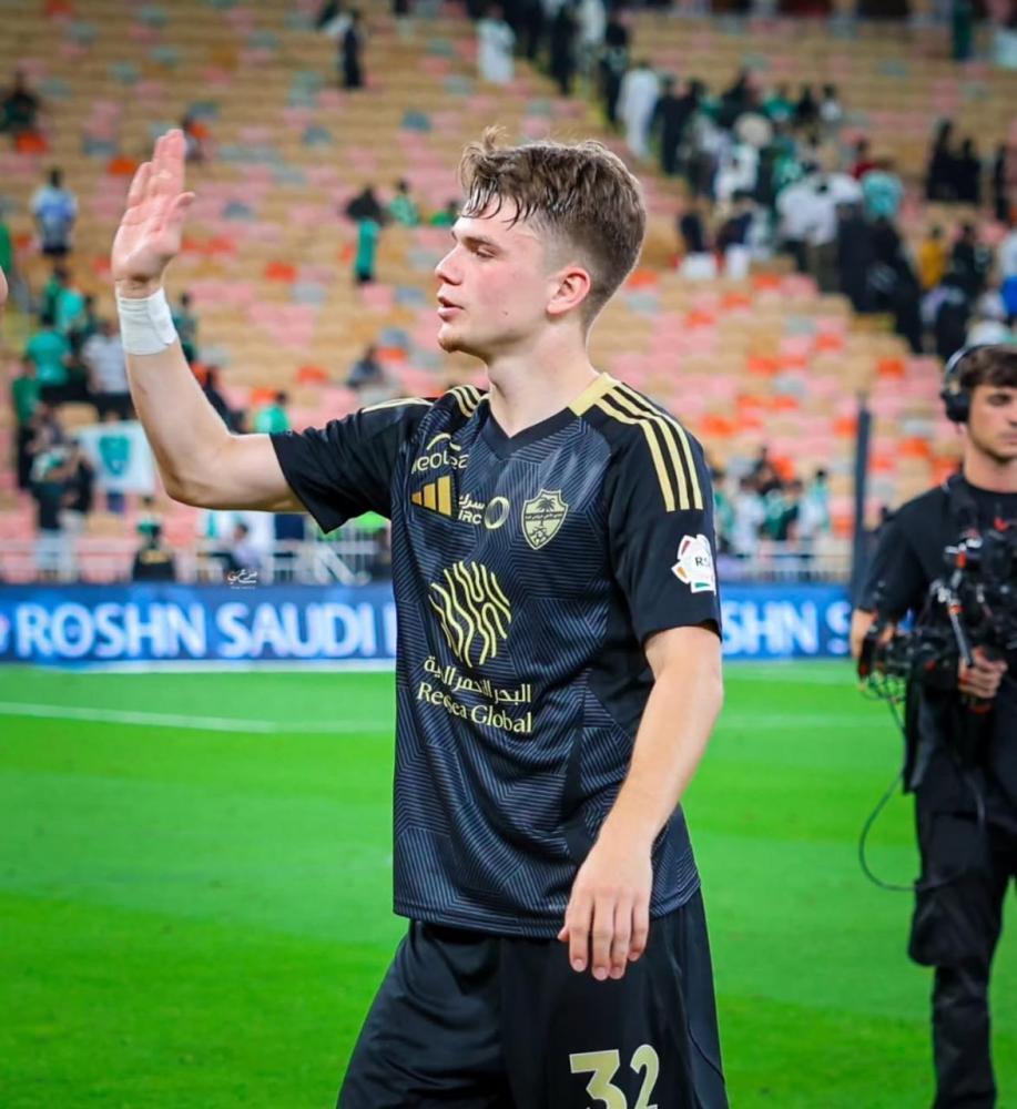 طقم الاهلي الأسود فخم