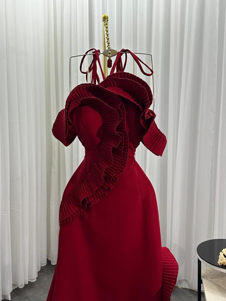 فستان سهرة عنابي