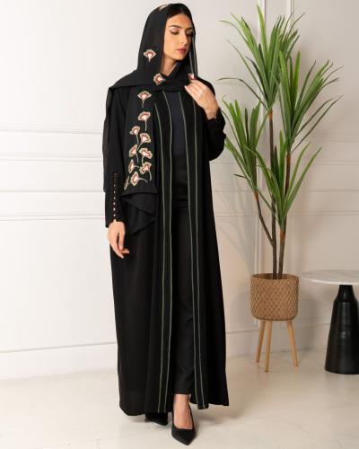 عباية كريب مع طرحة مطرزة بالخيوط