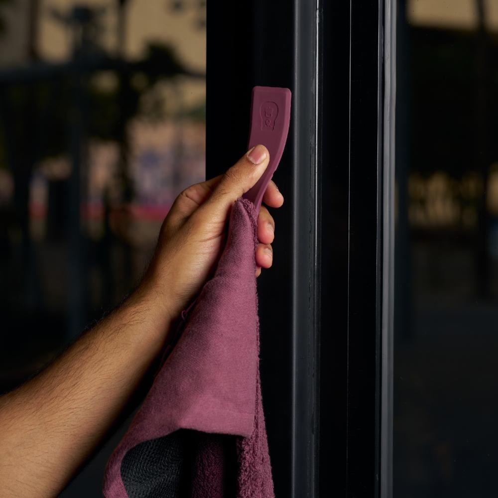 منشفة ذا بير  - عنابي