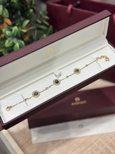 اسورة اليد الجميلة golden color