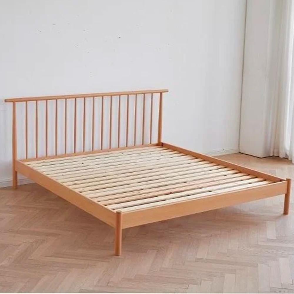 سرير بتصميم خشبي مميز