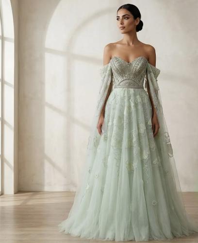 Queen dresses